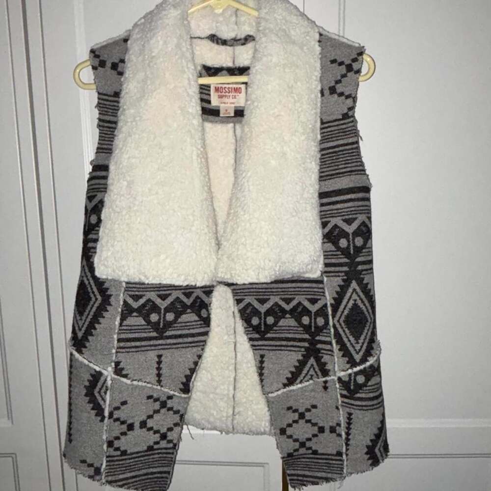 Mossimo Supply Co. Geometric Wool Blend Sherpa Vest Size S